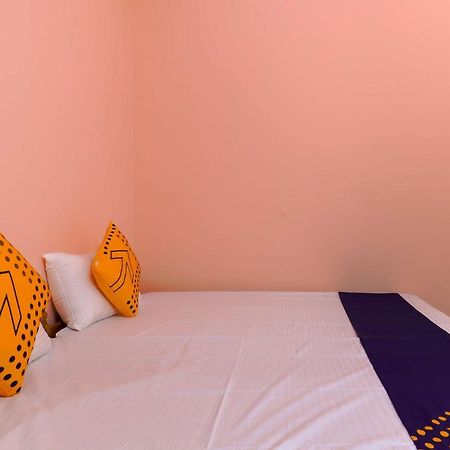 Oyo New Mubarak Tourist Home Panmana エクステリア 写真